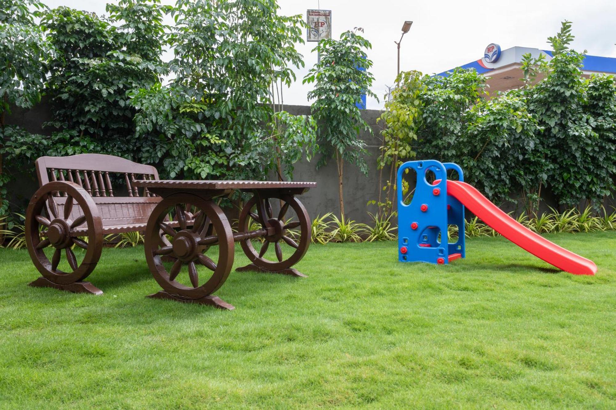 Stone Wood Hotel Amboli Amboli  Екстериор снимка