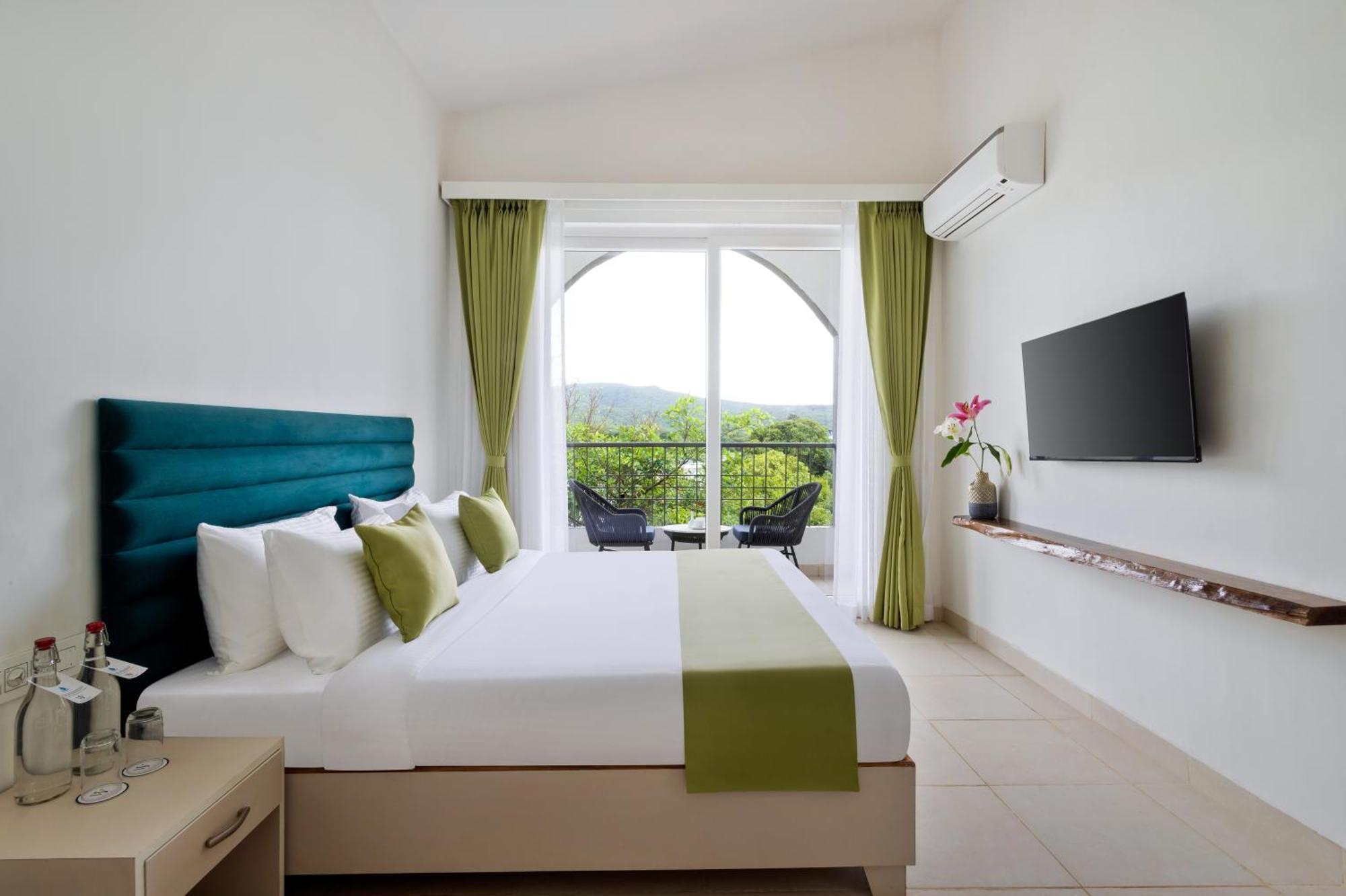 Stone Wood Hotel Amboli Amboli  Екстериор снимка