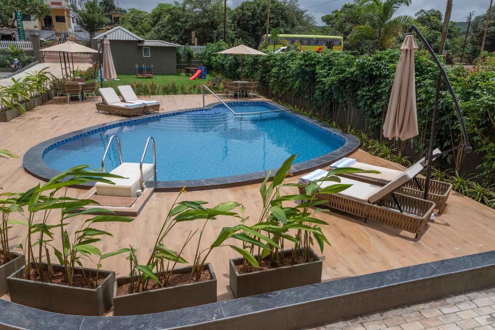 Stone Wood Hotel Amboli Amboli  Екстериор снимка