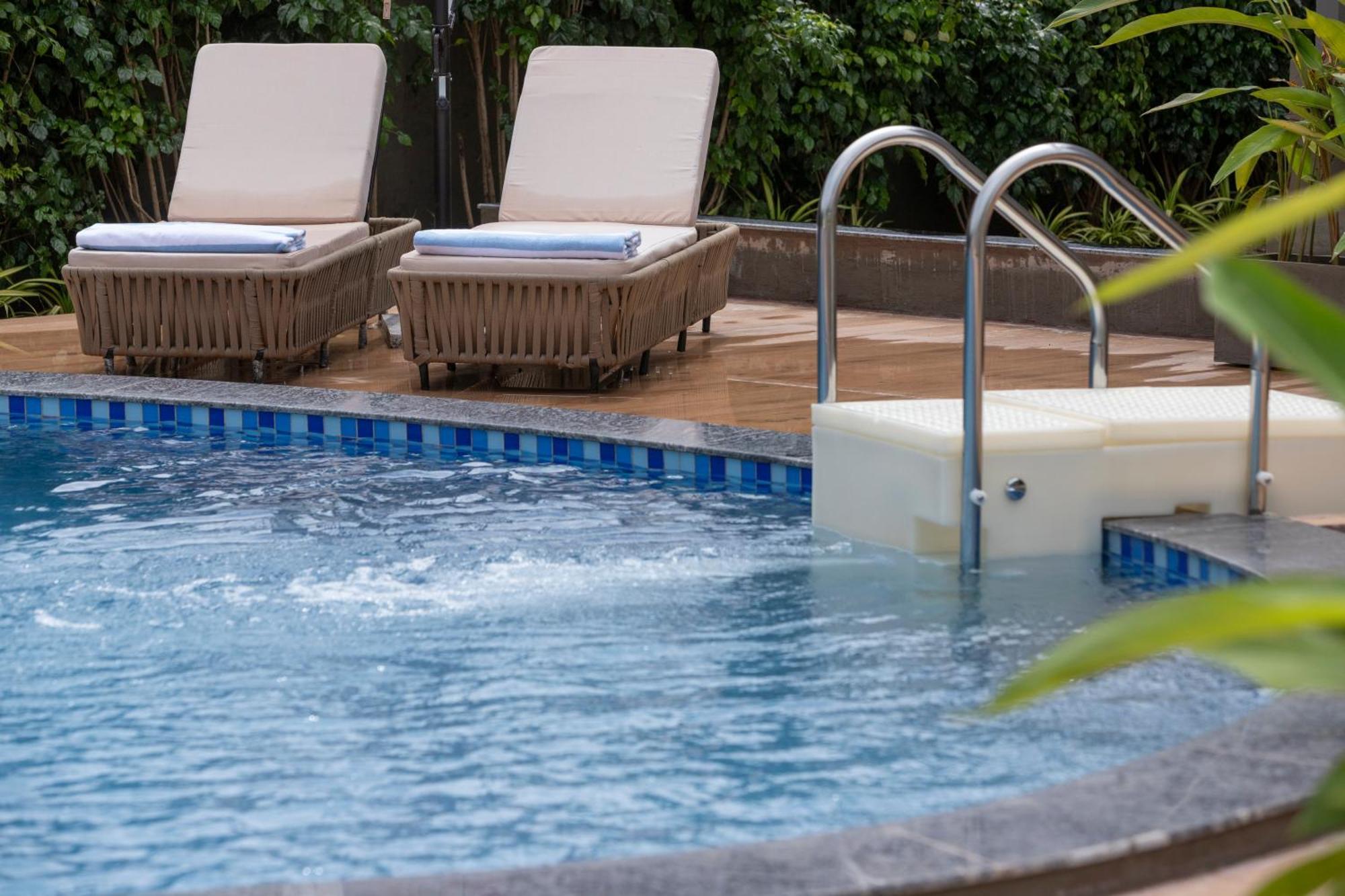 Stone Wood Hotel Amboli Amboli  Екстериор снимка
