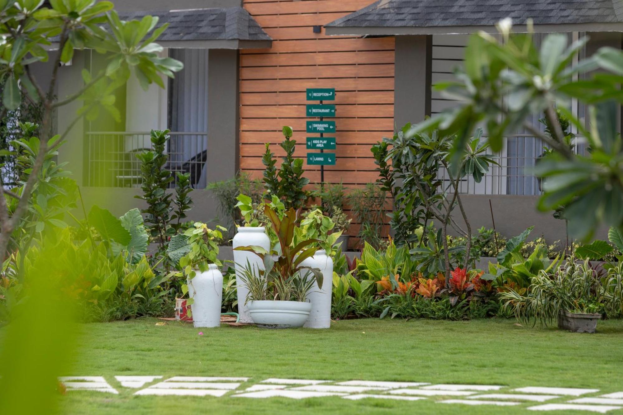 Stone Wood Hotel Amboli Amboli  Екстериор снимка