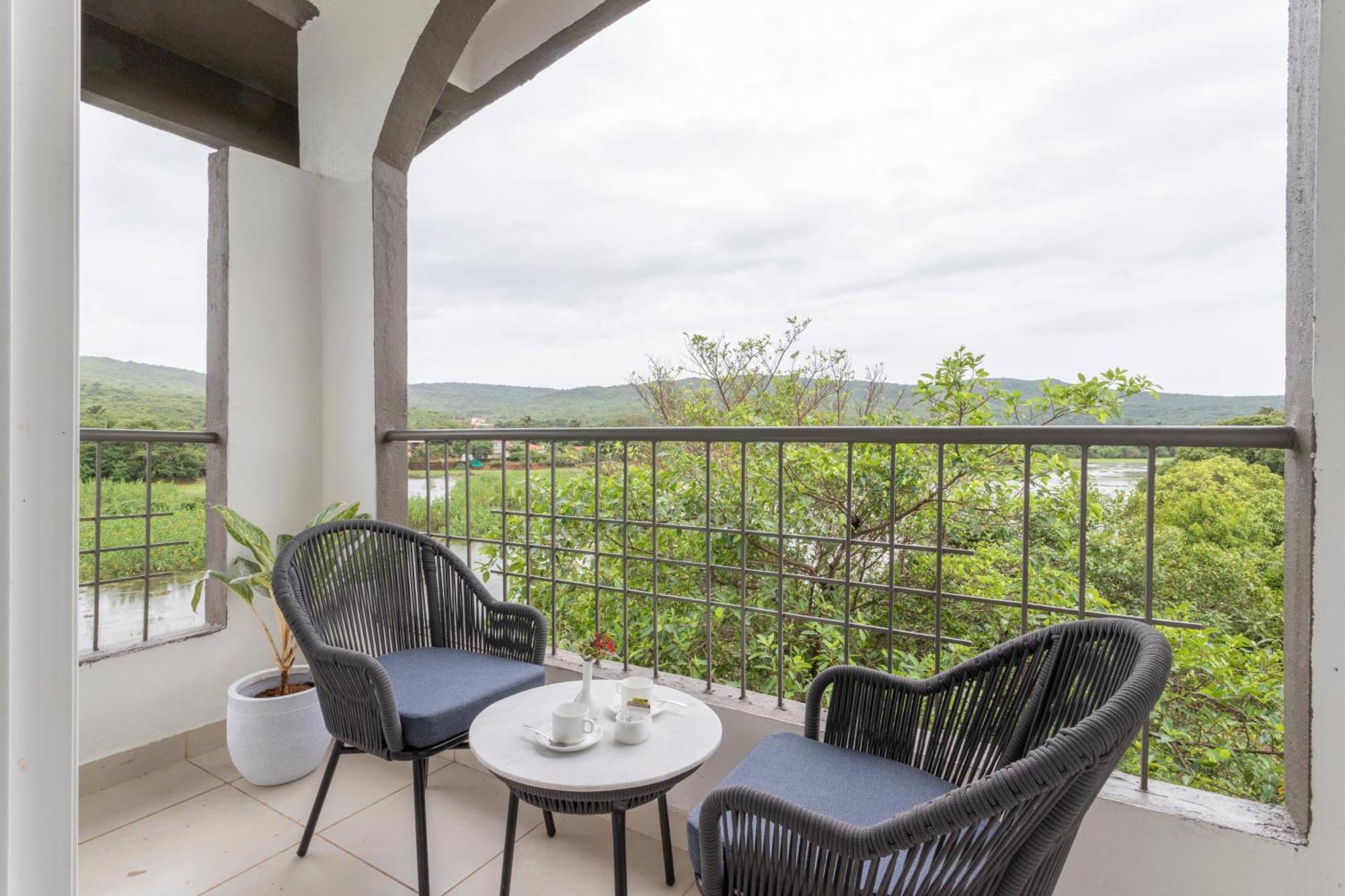 Stone Wood Hotel Amboli Amboli  Екстериор снимка