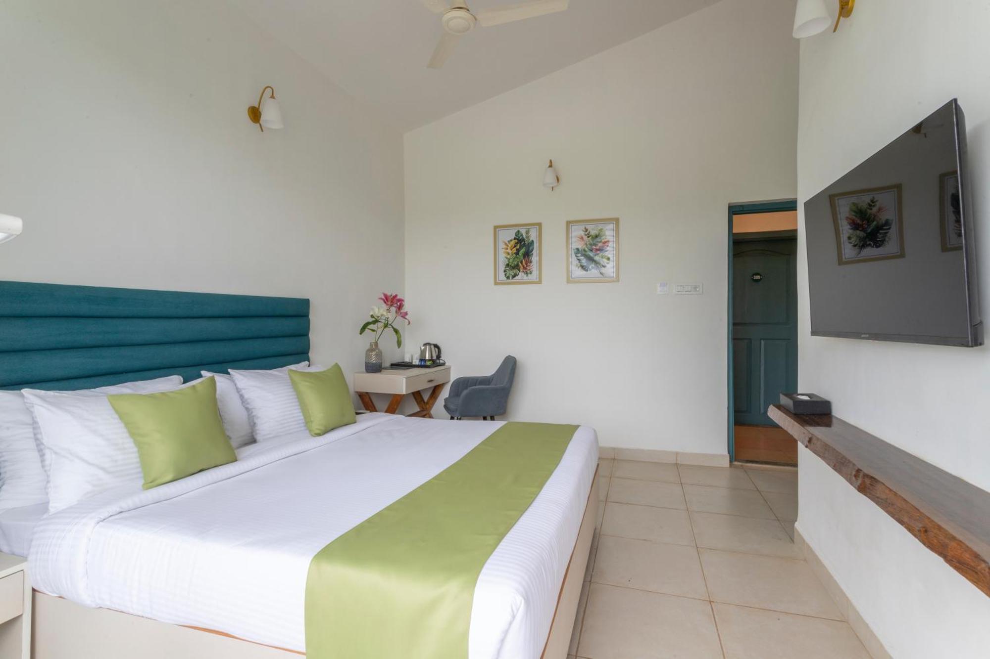 Stone Wood Hotel Amboli Amboli  Екстериор снимка