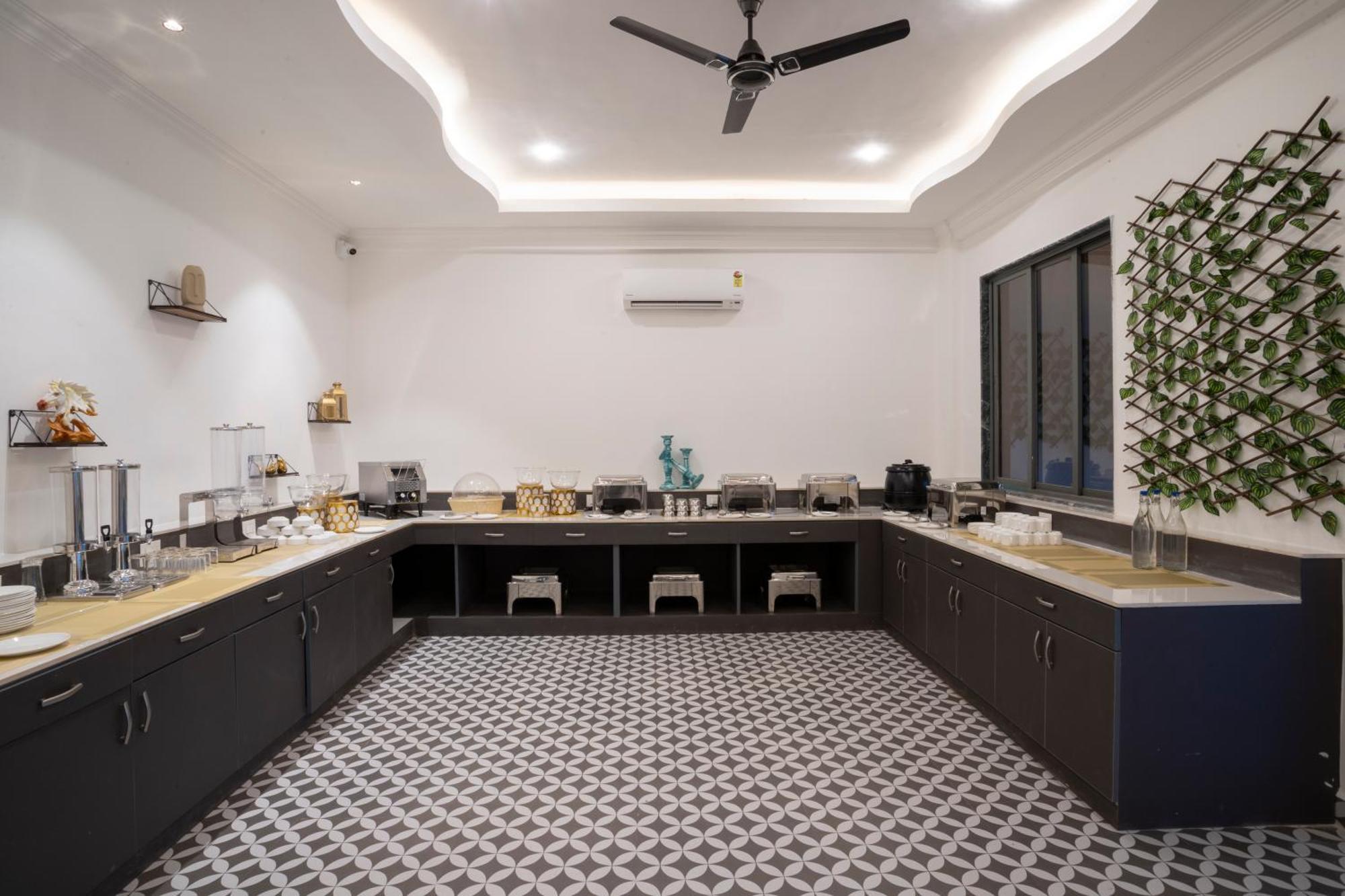 Stone Wood Hotel Amboli Amboli  Екстериор снимка