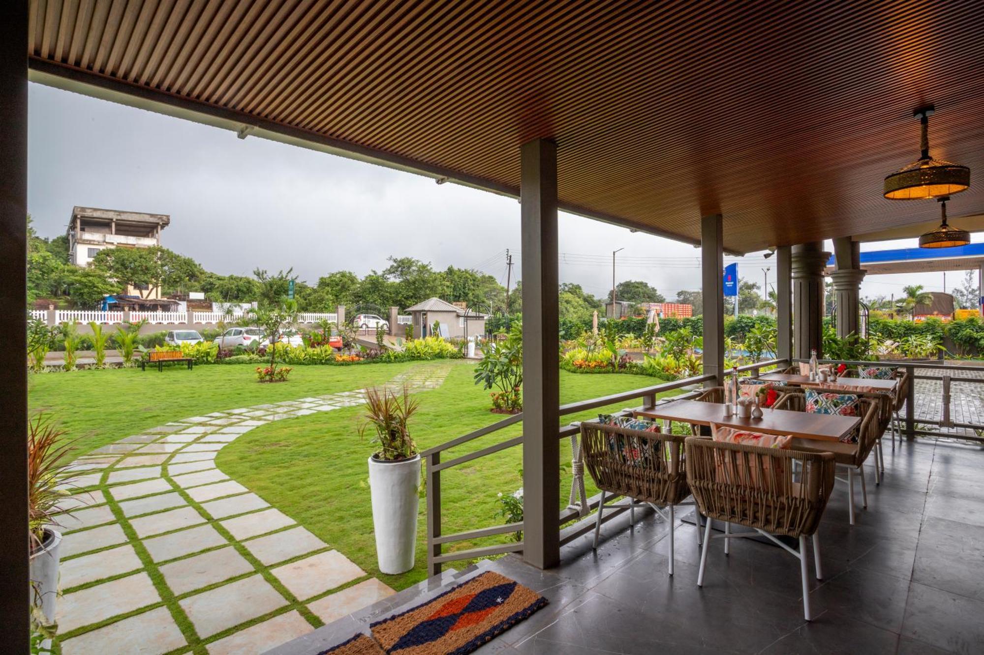 Stone Wood Hotel Amboli Amboli  Екстериор снимка